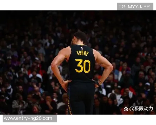 勇士与骑士常规赛精彩对决回顾球迷热议赛场表现与战术策略